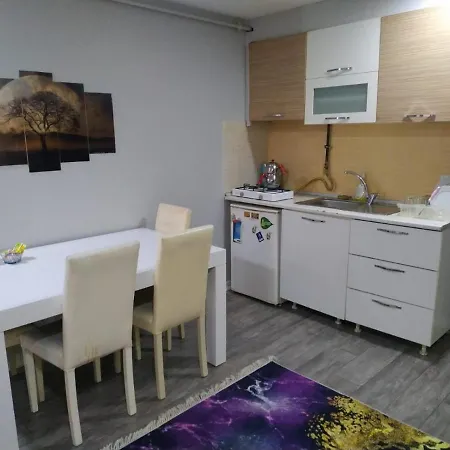 Hera Suites Aparthotel *